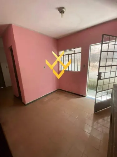 Casa residencial à venda no Centro de Divinópolis/MG por R$ 150.000