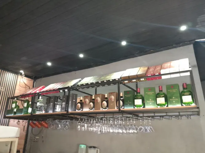 Prateleira suspensa 