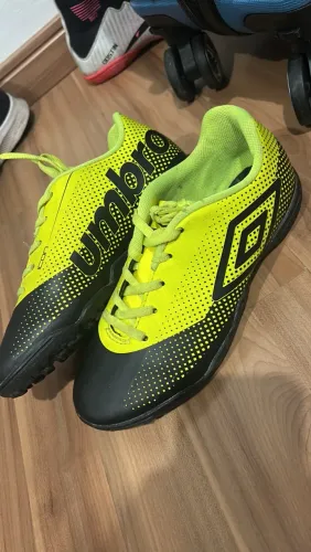Chuteira umbro original society tamanho 35