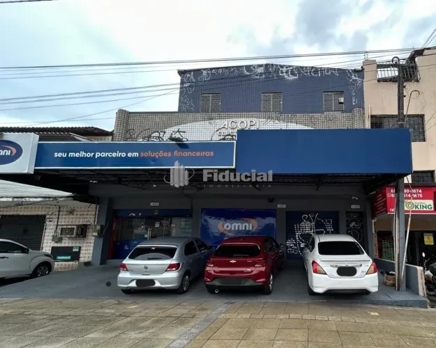 Loja com mobília e 191,62m² de área privativa, com ambientes bem distribuídos e estrutura