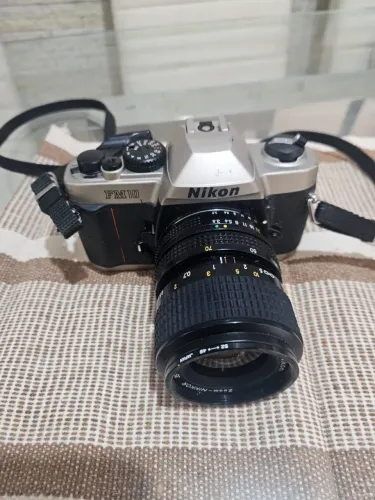 Câmera fotográfica antiga Nikon 