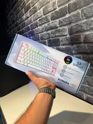 TECLADO MECÂNICO REDRAGON KUMARA PRO RGB WIRELESS - BRANCO