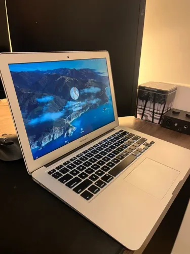 MacBook Air 2015 13?- i5/ 8GB RAM/ SSD 256GB- 100% Original na caixa