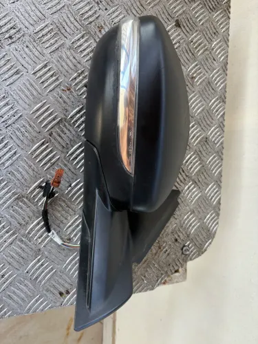 Retrovisor do Peugeot 208