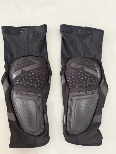 Cotoveleira equipamento motocross  (3DF Hybrid Black)