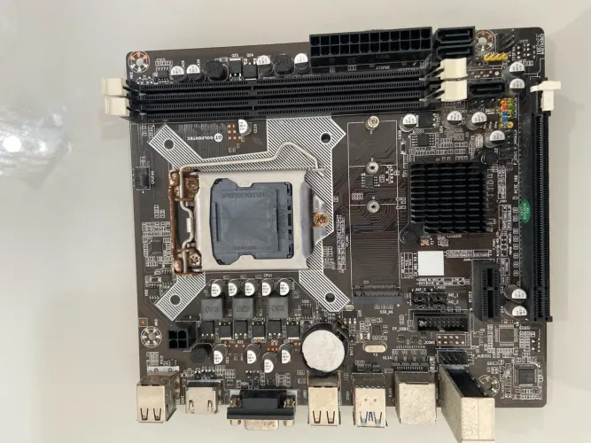 Placa Mãe Goldentec H81 lga 1150 COM DEFEITO