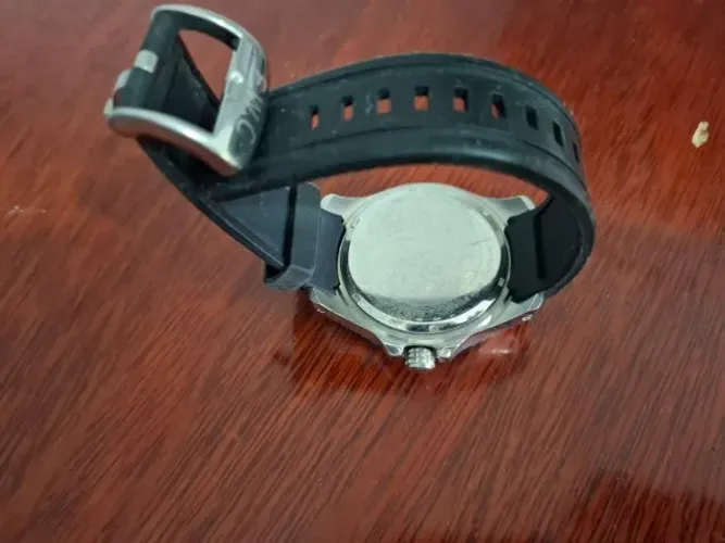 relogio EWC pulseira preta esporte