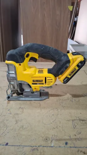 Tico tico dewalt 20v
