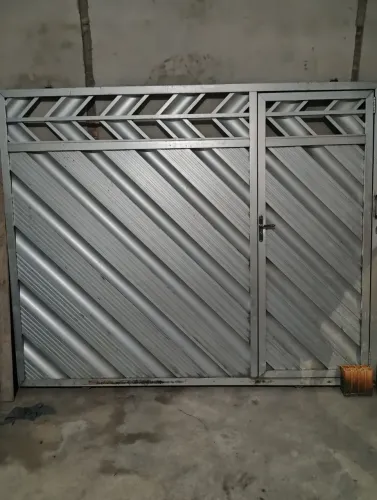 Vendo portão de alumínio perfeito estado
