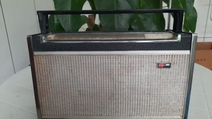 RADIO PHILCO TRANSGLOBE 8 FXS SEM FM FAVOR LER O ANUNCIO
