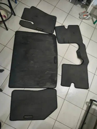 Kit de tapete preto para o jeep renegade