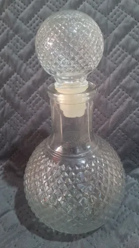 Garrafa redonda antiga de licor ou whisky, perfeita .
