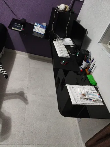 Mesa preta de vidro para PC