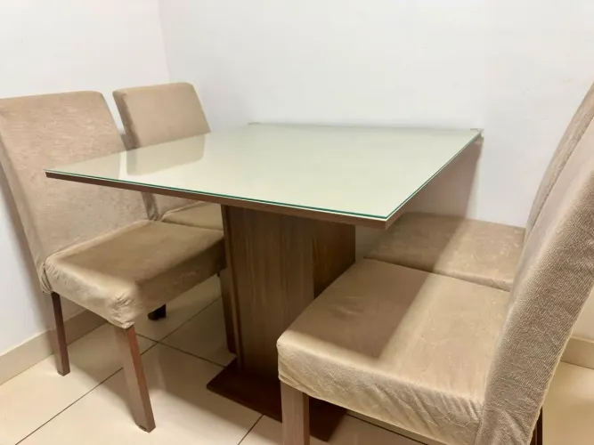 Mesa de Jantar 4 cadeiras 90x90