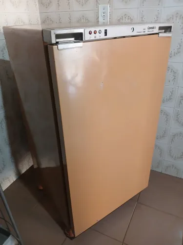Vendo freezer vertical Consul Gran Luxe de 180 litros em ótimo estado de conservação