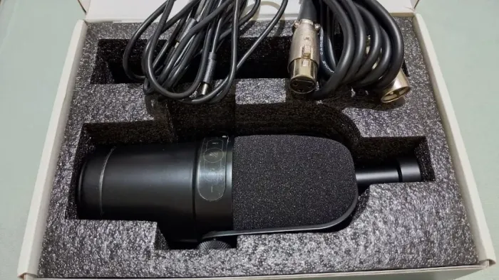 Microfone VeGue VM70 Novo - Perfeito para Podcasts e Streaming