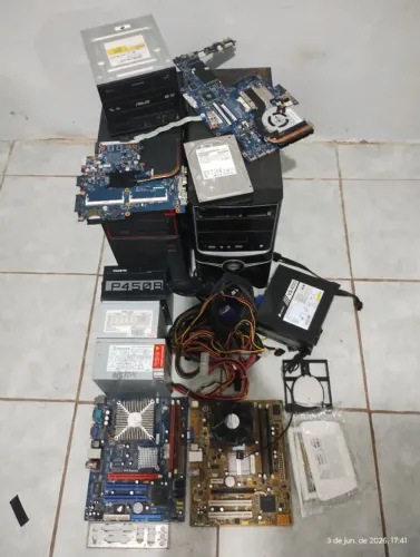 Lote peças PC antigas ? placas-mãe, fontes, HD, memórias DDR2, DVD-ROM e mais