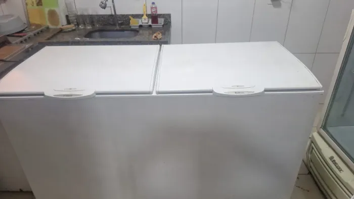 Equipamento industrial- Freezer Horizontal Gelopar 2 tampas(freezer e refrigerador)