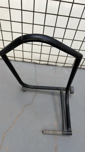 Cavalete monobraço moto