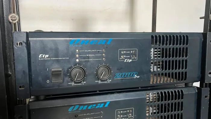 Vendo amplificador de áudio ONEAL 2000pro 