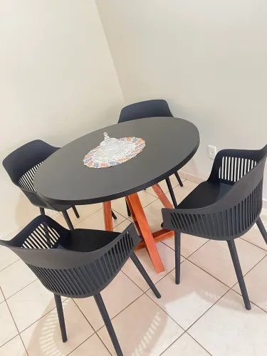Mesa em MDF com Poltrona Marcela