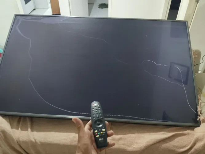 Vendo tv LG 75 polegadas para retirada de peças