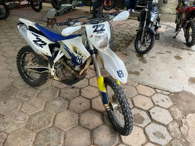Moto Husqvarna FE 450