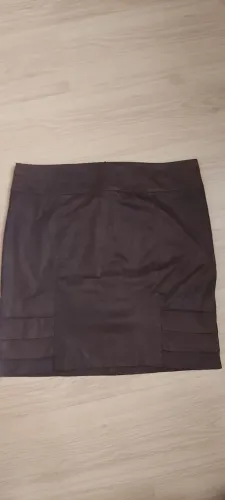 Saia de couro Zara, tamanho XL 
