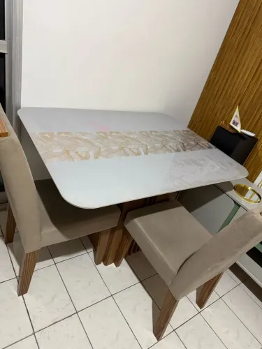 Mesa de jantar 4lugares