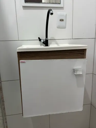Armário para Banheiro + Espelho + Torneira