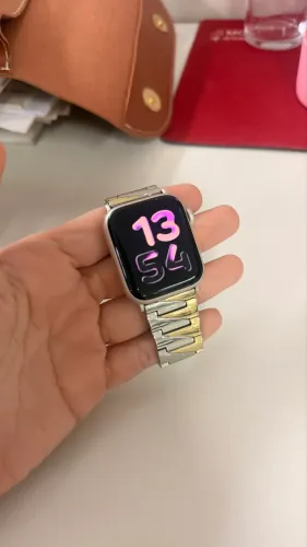 Apple Watch SE 3 - caixa estelar alumínio 