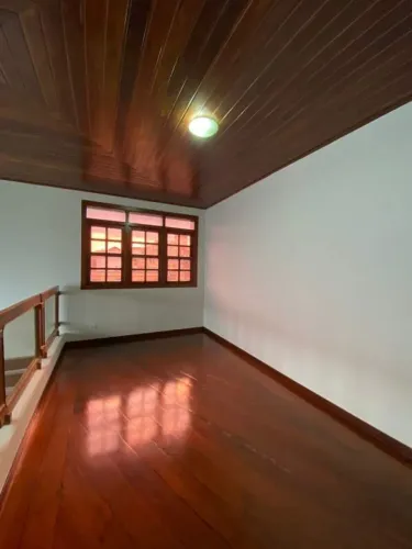 Casa para aluguel, 8 quartos, 1 suíte, 6 vagas, Santa Tereza - Belo Horizonte/MG