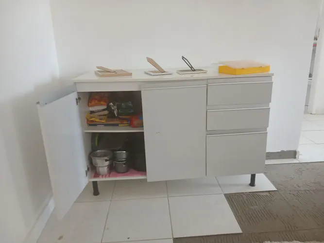Armários de cozinha em bom estado 