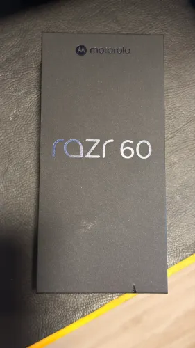 Celular Motorola Razr 60 NOVO LACRADO