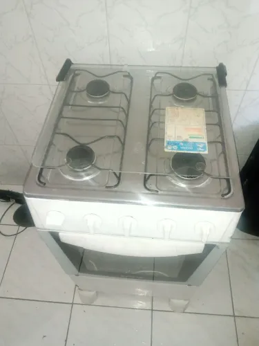 Estou vendendo um fogão a gás sem um galão de gás. 