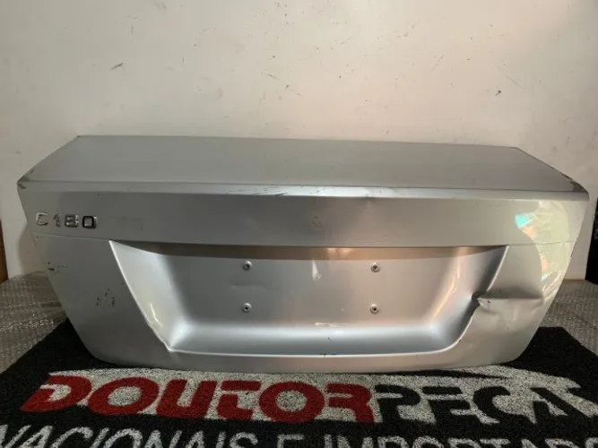 Tampa Traseira Mercedes C180 2008 A 2013 c/detalhe
