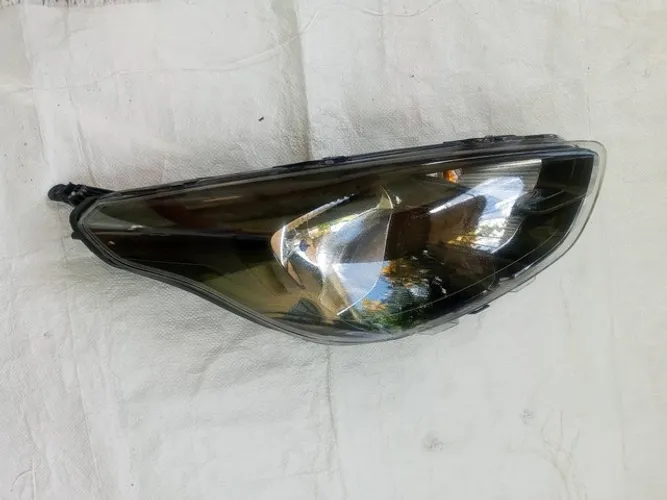 Farol Direito Ford Ka 2018 2020 2022 Mascara Negra Detalhe Garra