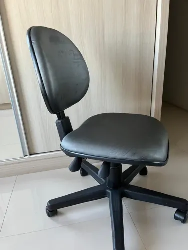 Cadeira de Escritório Giratória com Rodas