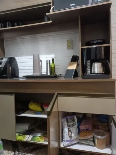 Cozinha compacta com 1 pe à consertar por isso o valor baixo