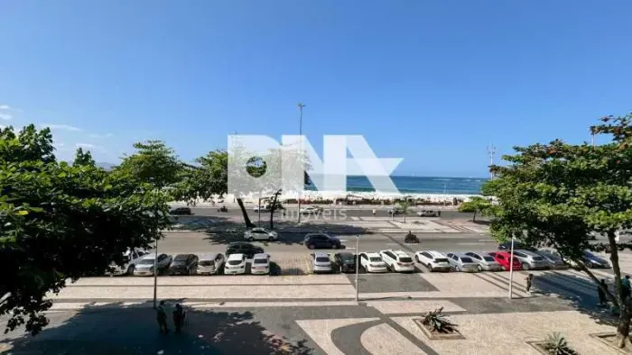 Apartamento - / Residencial / Copacabana