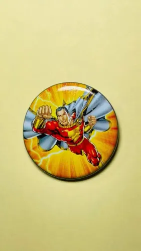 Shazam / Capitão Marvel - broche / botton - diâmetro : 3 cm (DC universe classics)