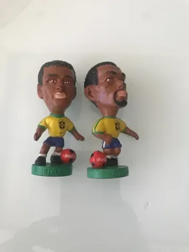 2 bonecos de coleção Brasileira 
