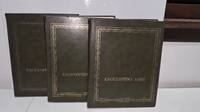 Enciclopedia Ilustrada Abril - 3 volumes
