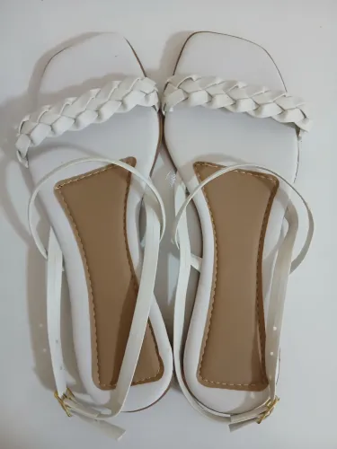 Sandália Feminina Branca Trançada - Elegância e Conforto