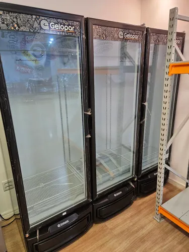 refrigerador multiuso 3 portas Gelopar 3 a -5 graus