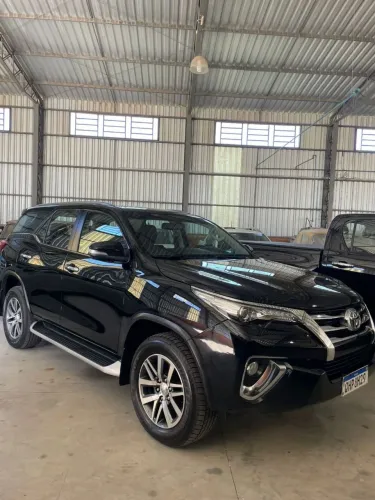 Toyota Hilux SW4 SRX 4X4 2.8 TDI 16V Dies. Aut. 2017