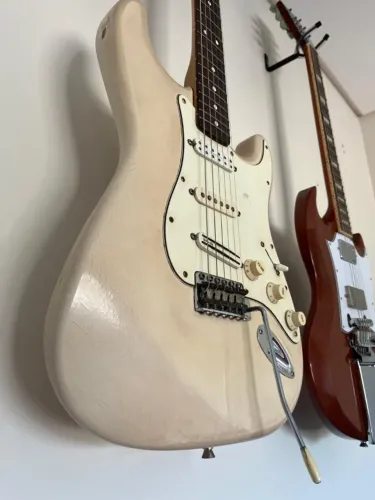 Fender Mexicana e SG Vintage com upgrades