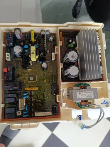 Placa wd10j64 220v 