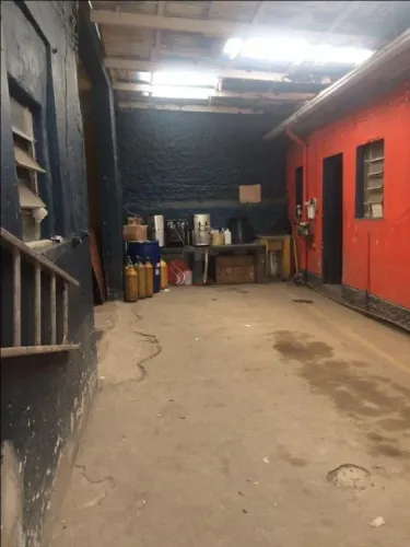 Prédio à venda, 626 m²- padaria, apto e distribuidora de chopp na Vila Carrão - São Paulo/