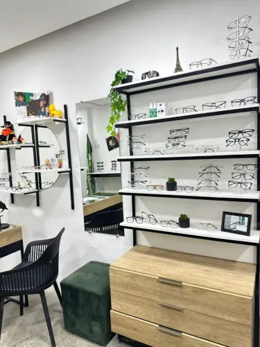 IMPERDÍVEL Mobília Ótica 